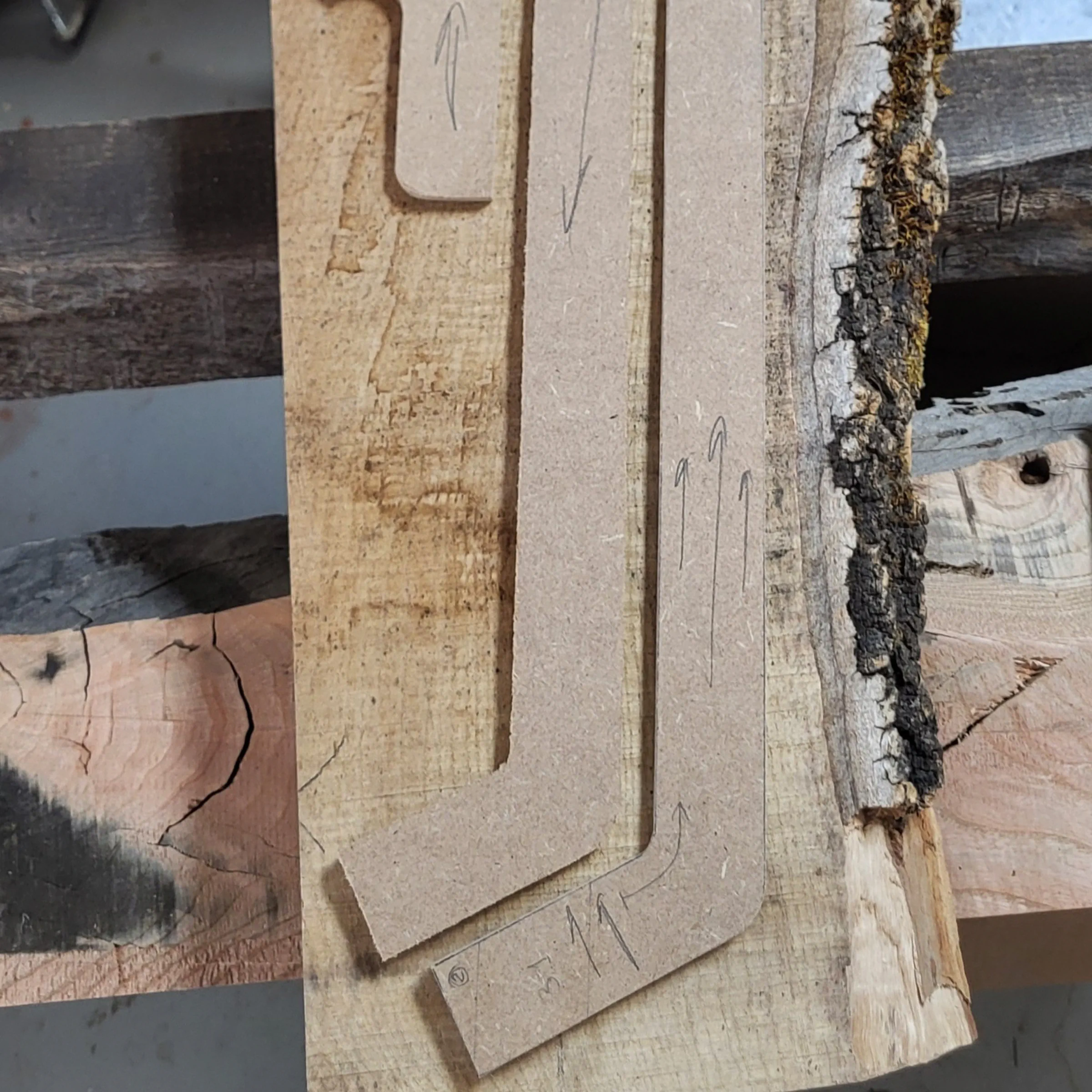 ACRO - Banc / table basse - les gabarits sur la planche