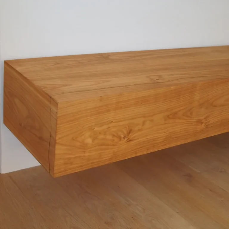 Meuble bas merisier massif - côté