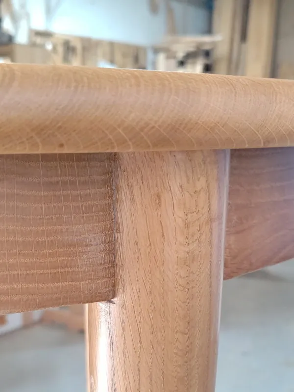 Table super elliptique - assemblage du pied fuselé