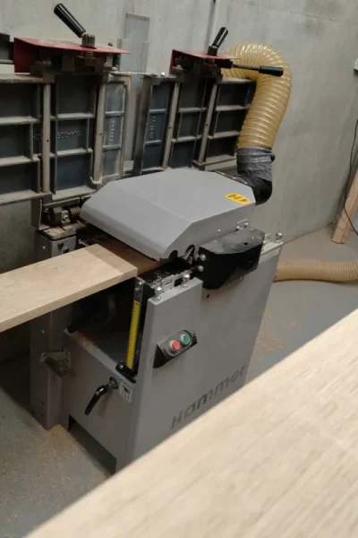 Bibliothèque en chêne - rabotage