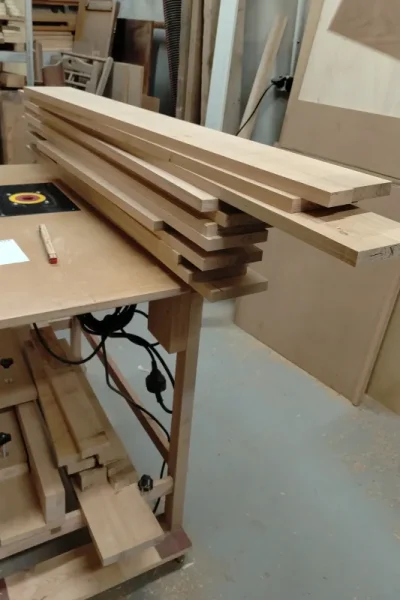 Bibliothèque en chêne - planches rabotées